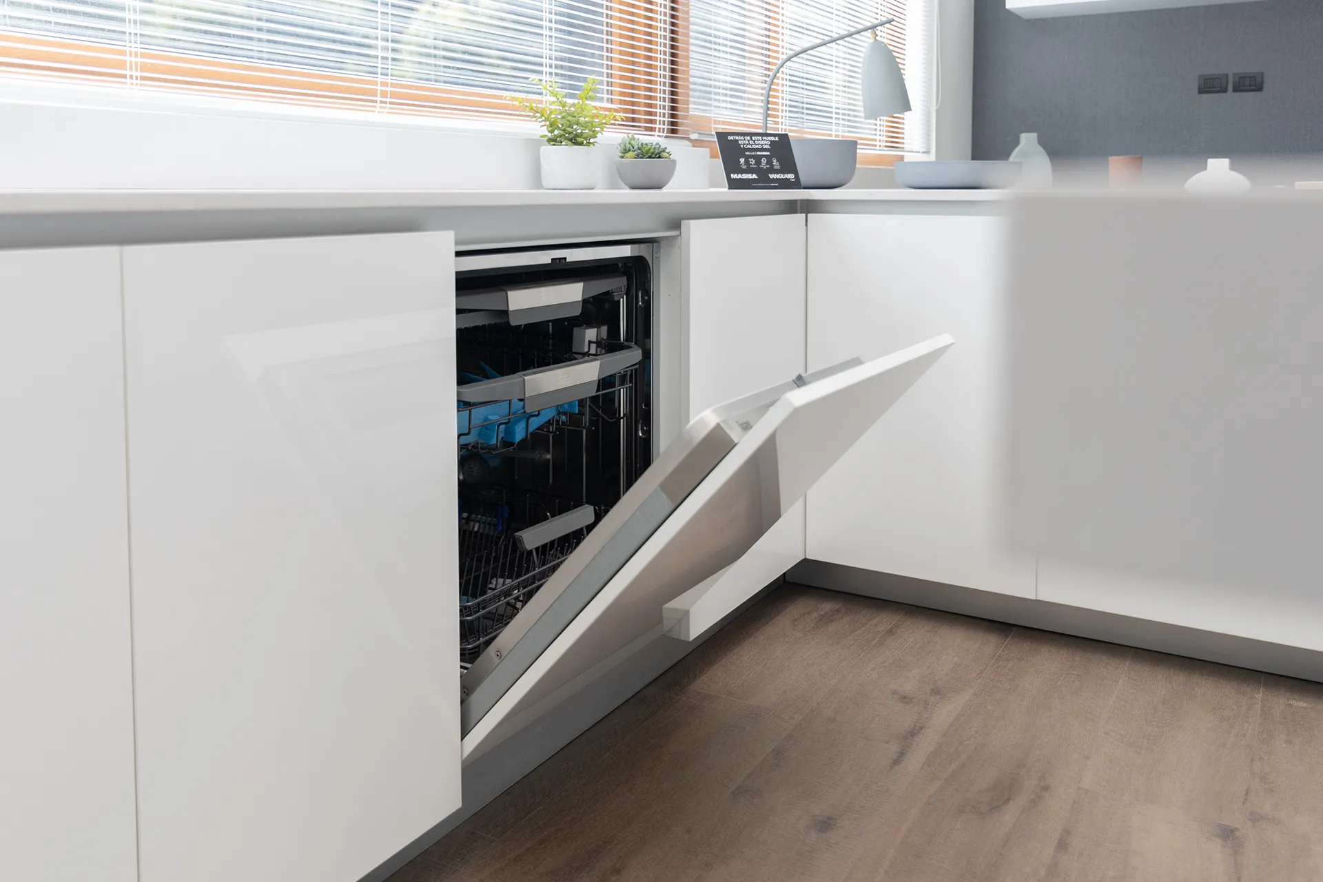 Edificio Q y Hotel Salto del Laja · Interiorismo — imagen 2