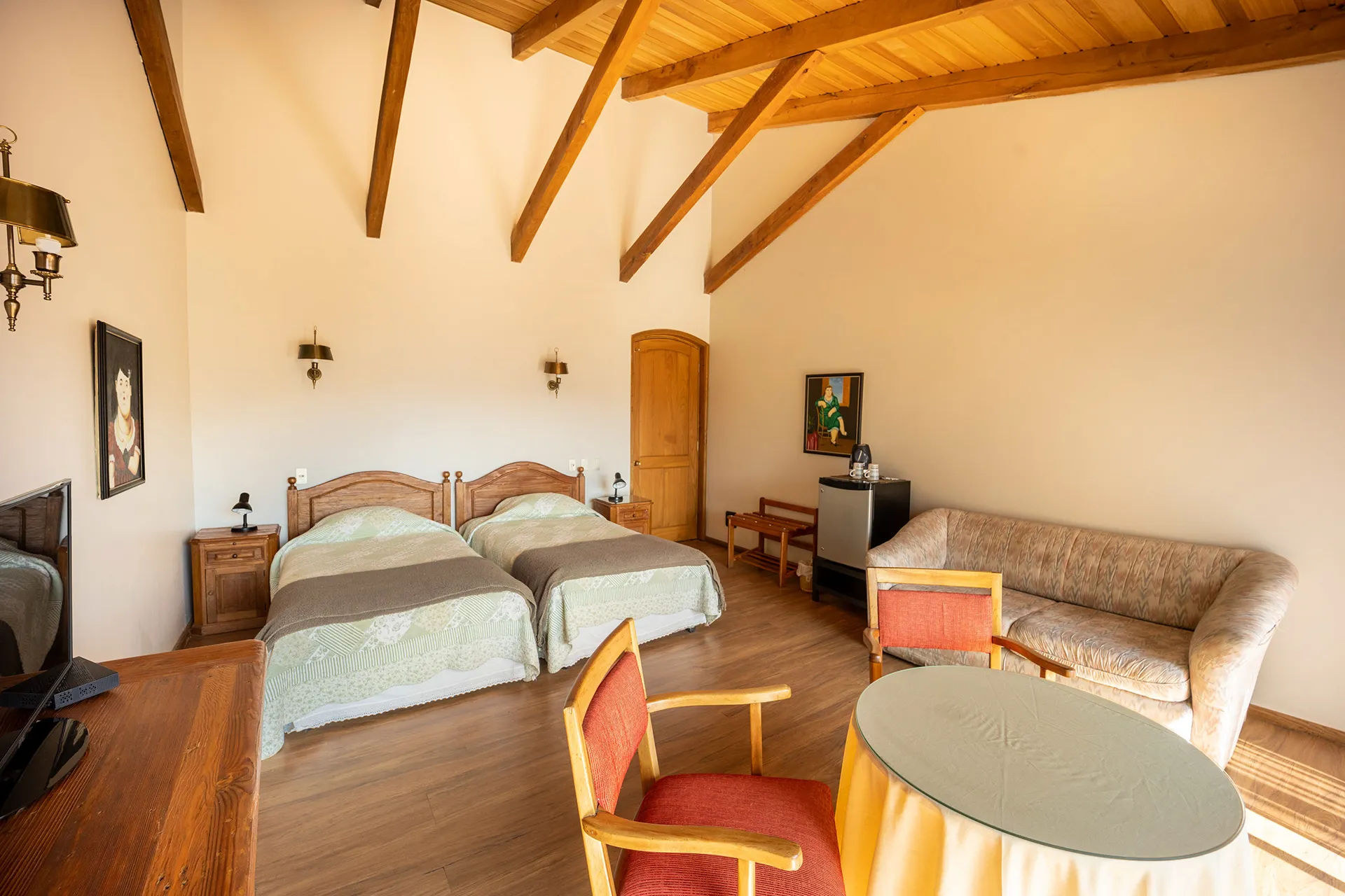 Edificio Q y Hotel Salto del Laja · Interiorismo — imagen 4